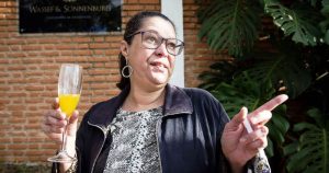 Filha de Olavo de Carvalho é encontrada morta em casa