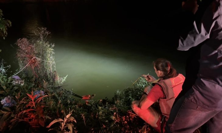 Idoso desaparecido é encontrado morto dentro de carro submerso