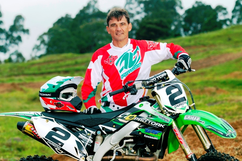 Lenda do motocross, catarinense Chumbinho morre em acidente