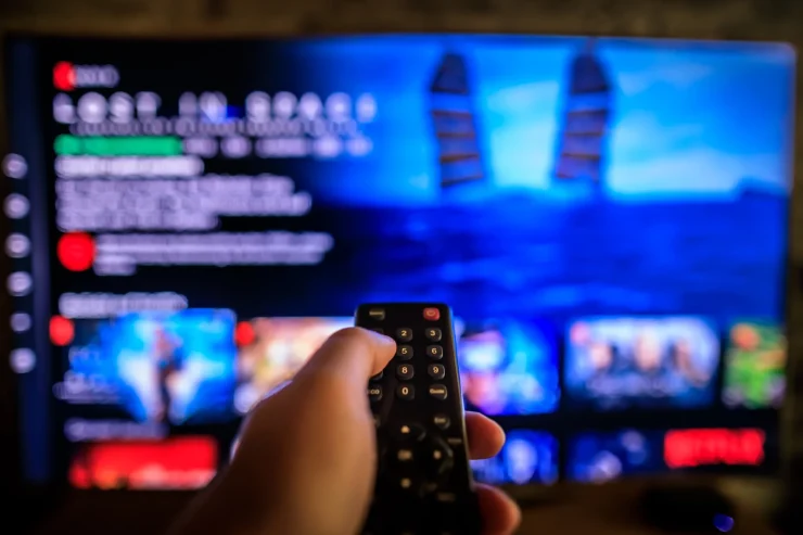 Estilo Netflix grátis: governo vai lançar plataforma de filmes