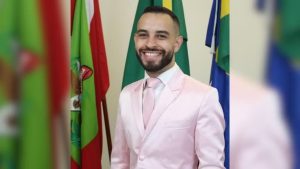 Vice-prefeito de Lages vira réu após furar pneu do carro da prefeita