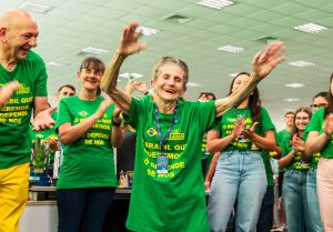 Vídeo: Aos 91 anos, colaboradora da Havan faz 1° voo de helicóptero