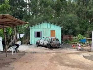 Criança morre após ser baleada e atirador é preso ao fugir para SC