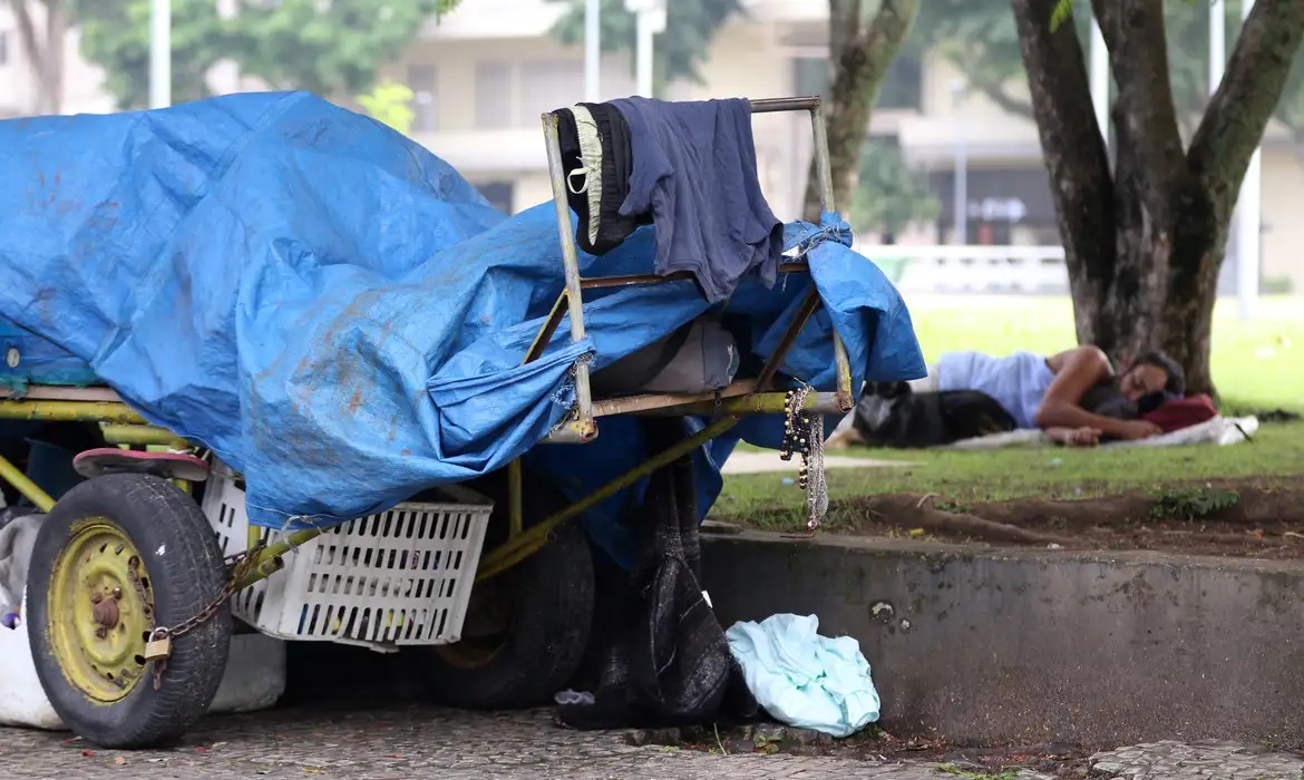 Brasil supera 365 mil pessoas em situação de rua, aponta estudo