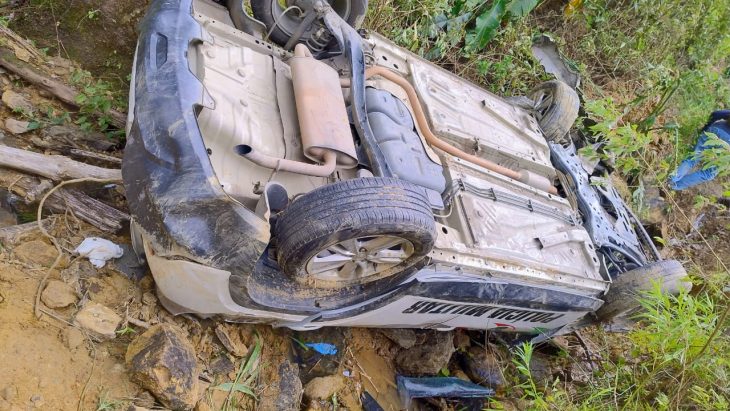 Viatura da PM despenca de 50 metros de altura durante ocorrência