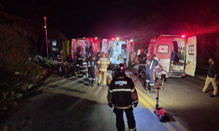 Ônibus com destino a Itapema sofre acidente em MG e deixa cinco pessoas mortas
