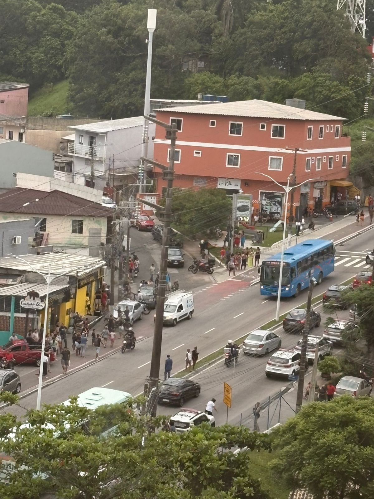 Briga de vizinhos termina com homem morto a tiros em Florianópolis