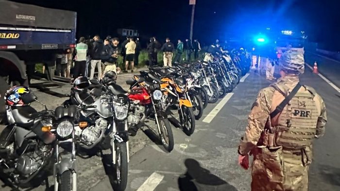 PRF intercepta rachas e rolezinhos na BR-101 em Biguaçu