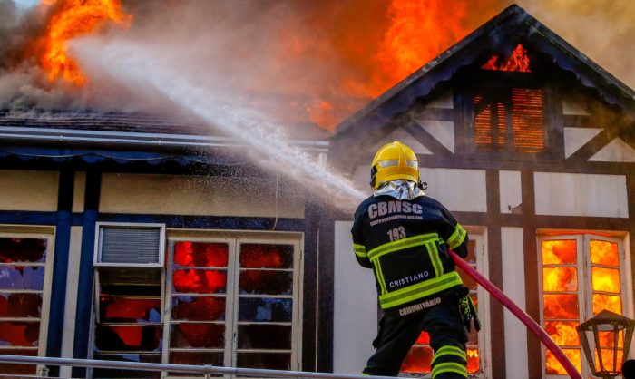 Há vagas para bombeiro comunitário em Blumenau; saiba como se inscrever