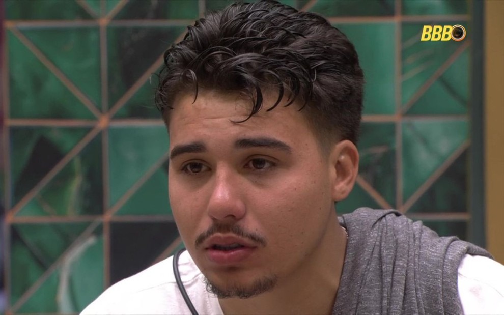 Vídeo: Pedro desiste do BBB 26 após ser acusado de assédio