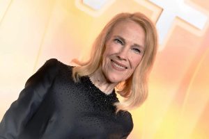 Atriz que fez a mãe em Esqueceram de Mim morre aos 71 anos