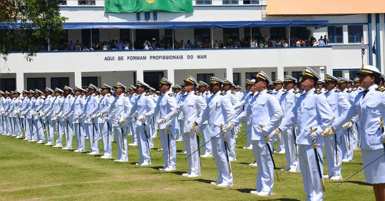 Marinha do Brasil lança concurso com salários acima de R$ 9 mil
