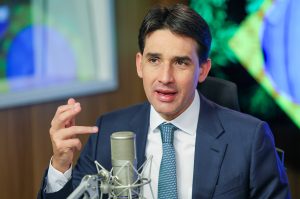 Ministro anuncia recursos para construção de embarcações em SC