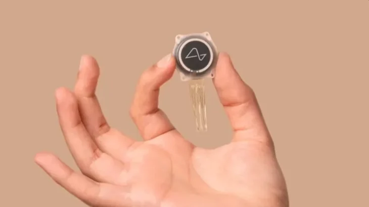 Empresa de implantes cerebrais de Musk promete cirurgia ‘automatizada’