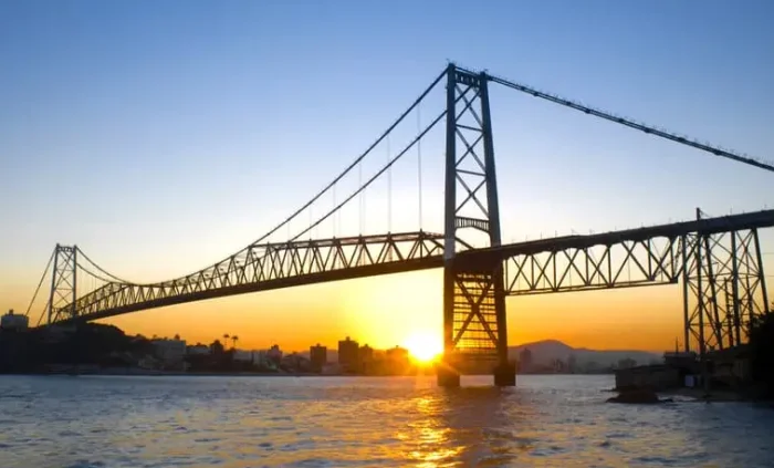 Ponte Hercílio Luz celebra 100 anos com programação especial em 2026