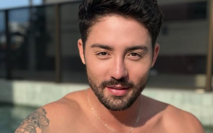 Influenciador cogita cirurgia para diminuir altura: “Serrar os ossos da perna”