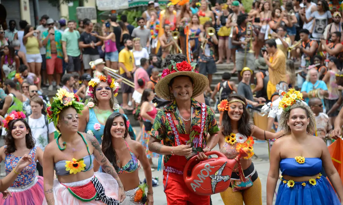 Afinal, carnaval é feriado ou não? Saiba o que diz a lei