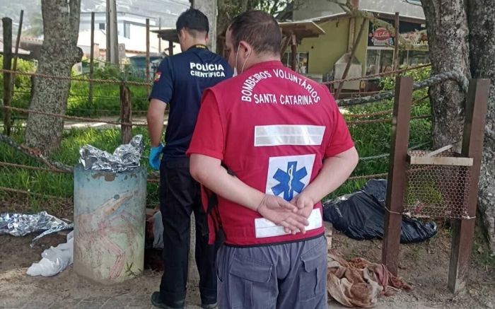 Morador de rua é encontrado morto com sinais de violência em SC