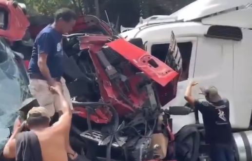 Vídeo: Carreta atinge veículos parados e provoca acidente na BR-251