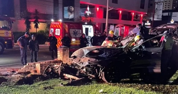 Motorista de Porsche é denunciada por homicídio doloso em Balneário Camboriú