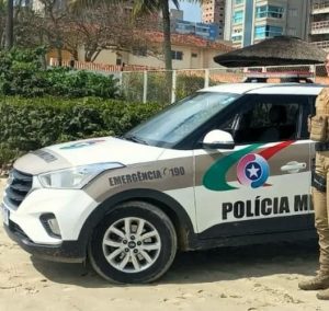 Homem é flagrado filmando mulheres e praticando atos obscenos em Bombinhas