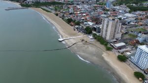 Balneário Piçarras libera primeiro trecho da nova faixa de areia