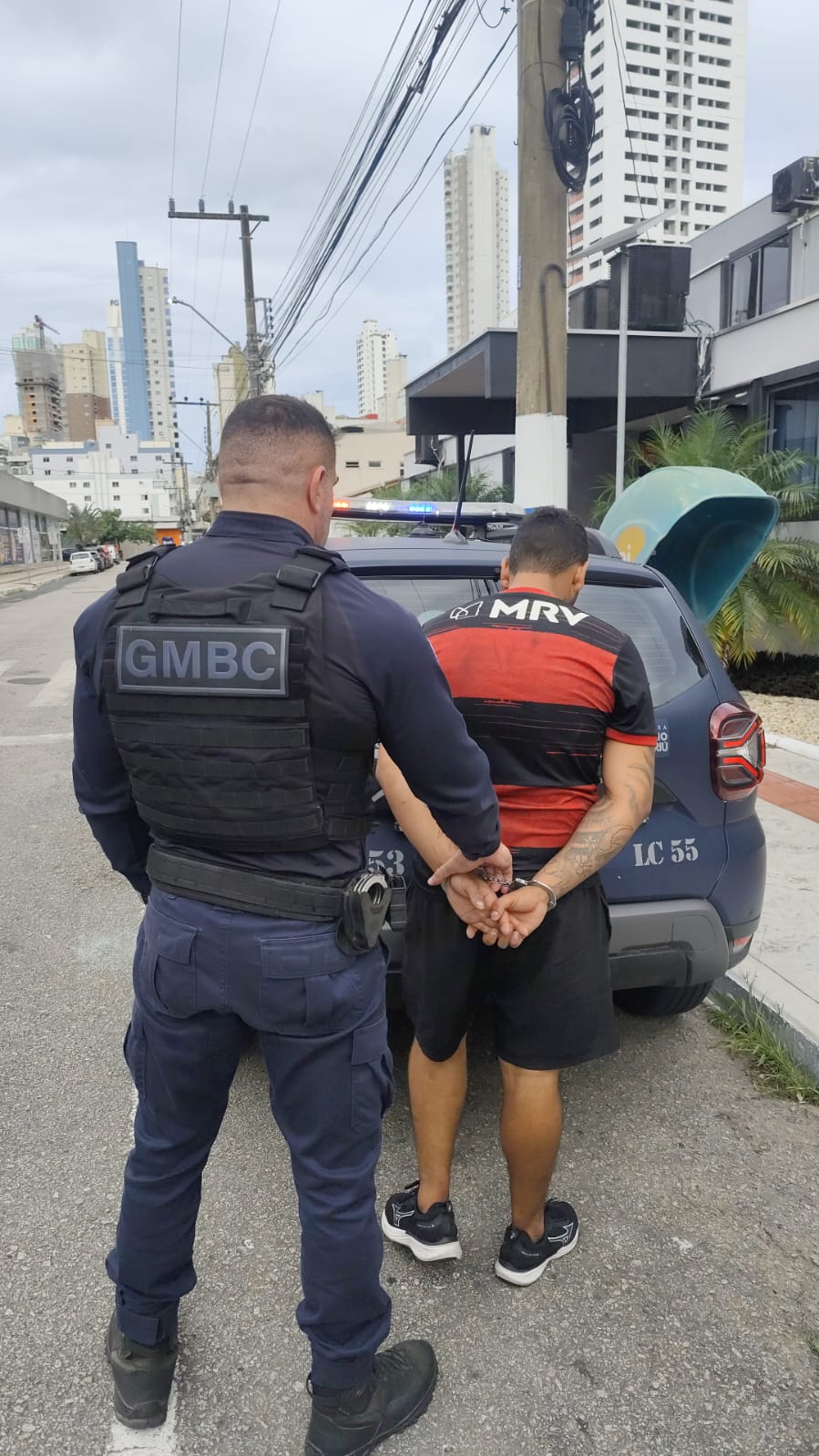 Briga violenta entre irmãos acaba na delegacia em Balneário Camboriú