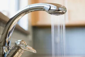 MPSC identifica agrotóxicos na água potável de 155 cidades catarinenses