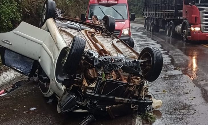 Jovem de 18 anos morre após capotamento na BR-153