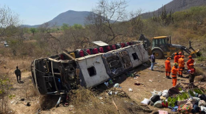 Ônibus clandestino causa 15 mortes em acidente no sertão de Alagoas