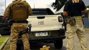 Polícia flagra adolescente com 10 quilos de maconha na BR-101