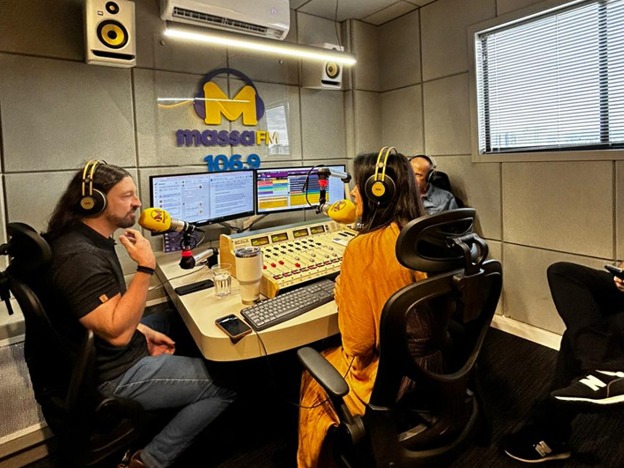 Vereador reforça denúncias e reage a críticas em entrevista a Massa FM