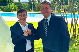 Nikolas Ferreira volta a atacar STF e enfrenta críticas dentro da direita