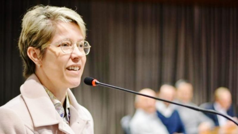Única mulher a comandar Blumenau, Maria Regina reassume prefeitura