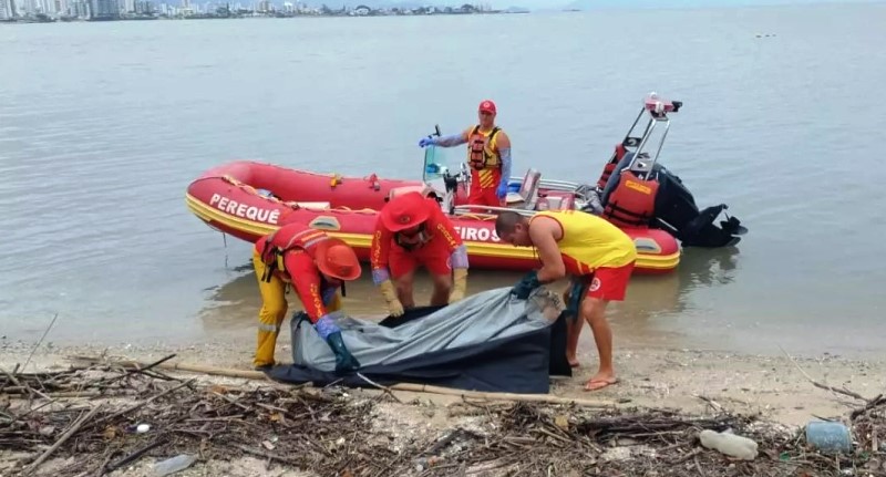 Pescador morre após barco virar na Beira-Mar Norte