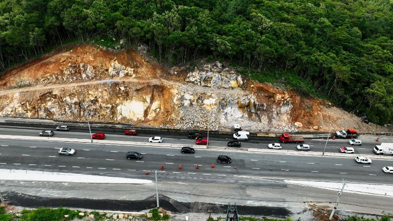 Triplicação da SC-401 atinge 60% das obras no norte da Ilha