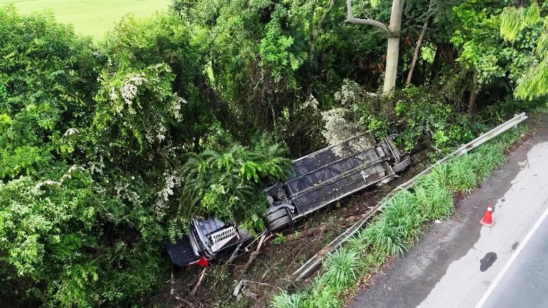 Sobe para quatro o número de mortos em acidente com ônibus na BR-470