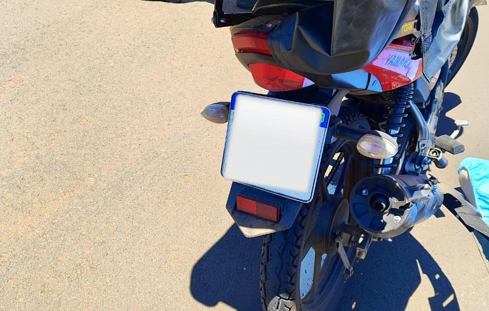 Motociclista morre após violenta colisão com quatro veículos