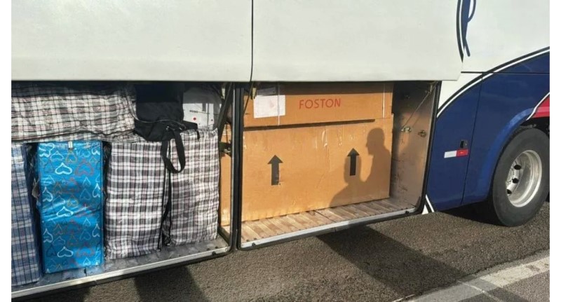 Polícia Federal flagra R$ 400 mil em contrabando em ônibus em SC