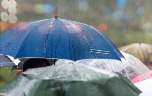 Chuva intensa persiste e frio avança em 11 estados