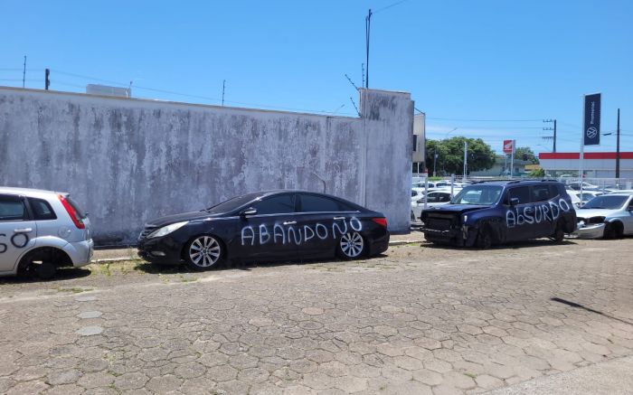 Prefeitura diz que já removeu mais de 90 veículos abandonados em Itajaí