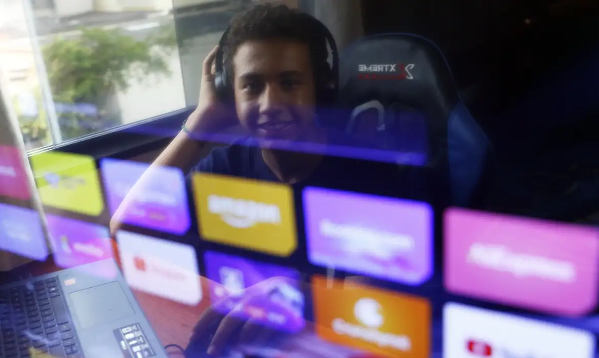 Plataformas ignoram idade no cadastro de usuários
