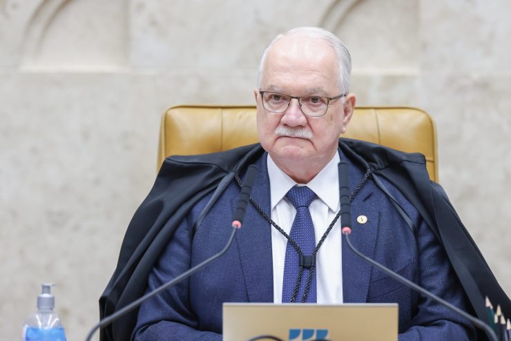 Fachin age com cautela em crise no STF ligada ao Banco Master