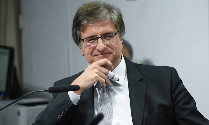 Gonet sofre críticas após silêncio em pedido de prisão de Vorcaro