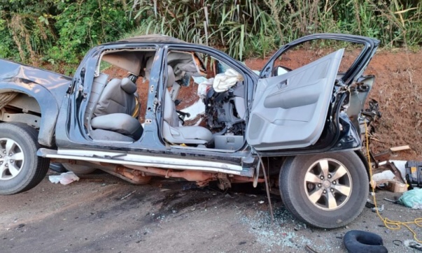 Colisão frontal deixa três mortos e quatro feridos em rodovia de SC