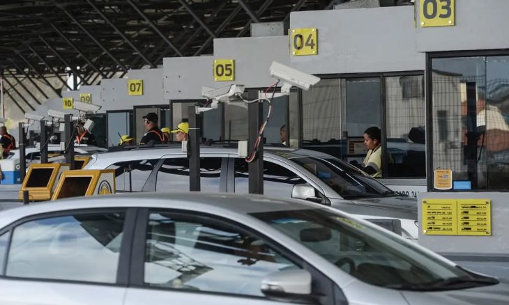 Motoristas podem ter isenção de pedágio em rodovias; veja categorias