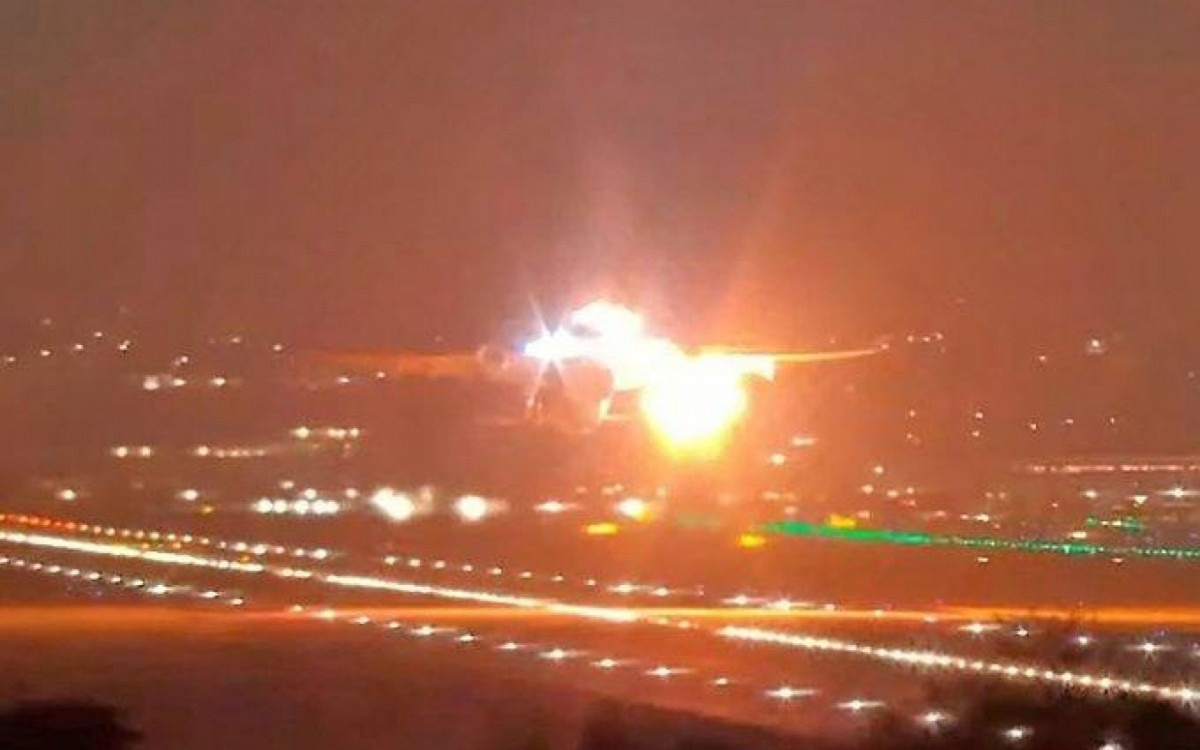 Motor de avião explode após decolagem em São Paulo