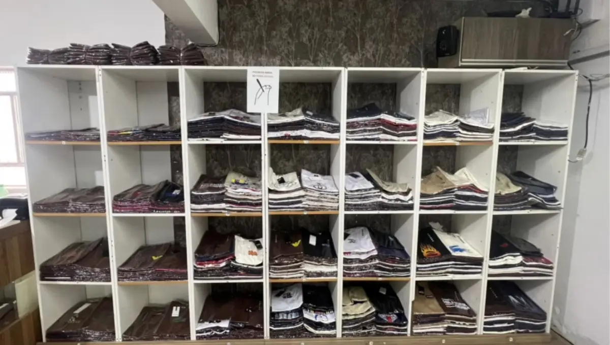 Operação apreende mais de cinco mil peças de roupas falsificadas