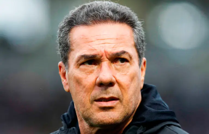 Luxemburgo é internado na UTI após mal-estar