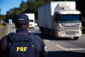 PRF restringe tráfego na Semana Santa